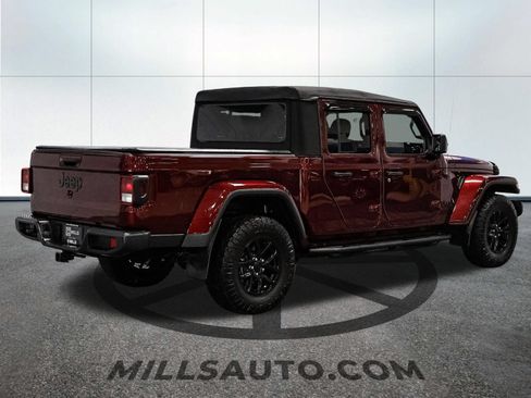 Used 2021 Jeep Gladiator Sport AWD/4WD image 8
