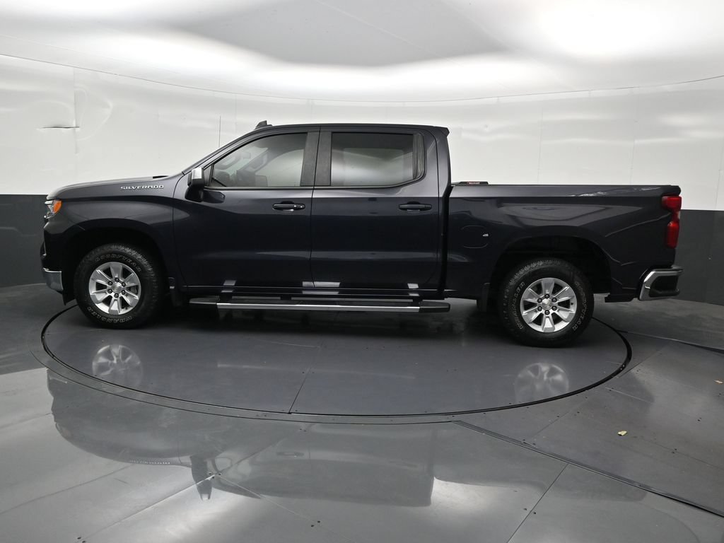 Used 2023 Chevrolet Silverado 1500 LT RWD image 2
