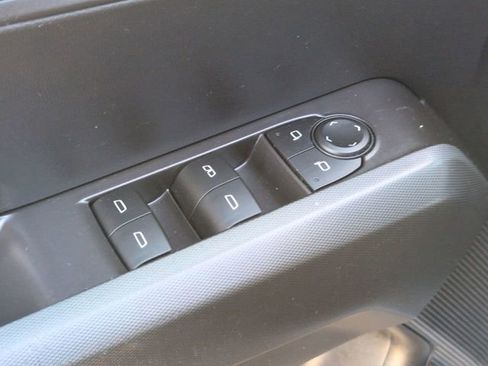 Used 2025 Chevrolet Colorado LT RWD image 23