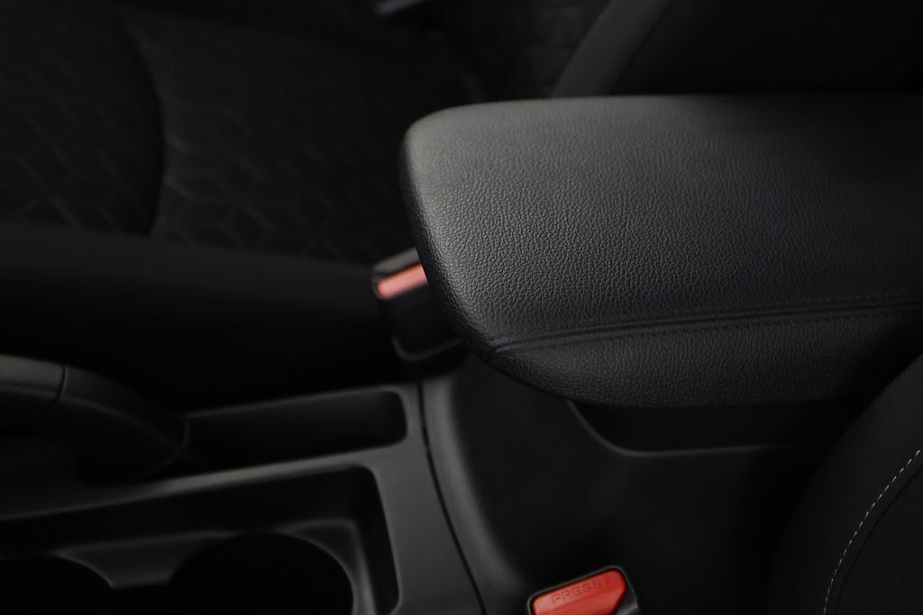 Used 2026 Mitsubishi Outlander Sport ES AWD/4WD image 32