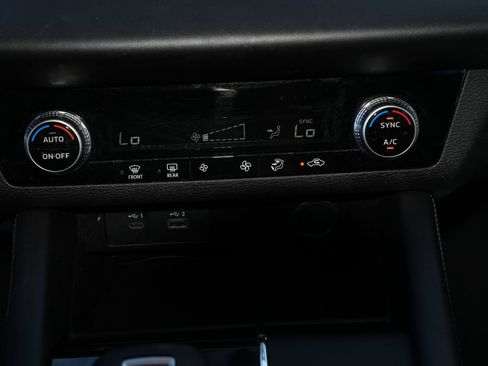 Used 2024 Mitsubishi Outlander ES FWD image 22