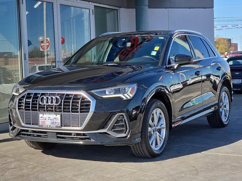 Used 2024 Audi Q3 2.0T Premium image 2