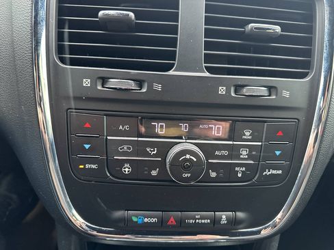Used 2017 Dodge Grand Caravan GT FWD image 21