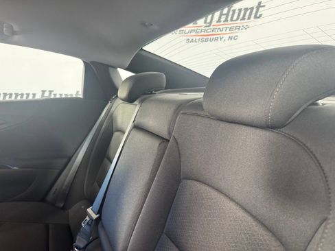 Used 2024 Chevrolet Malibu LT FWD image 11