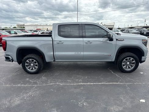 Used 2024 GMC Sierra 1500 AT4 w/ Technology Package AWD/4WD image 5