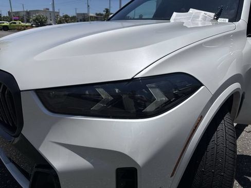 Used 2024 BMW X5 xDrive40i w/ M Sport Package AWD/4WD image 32