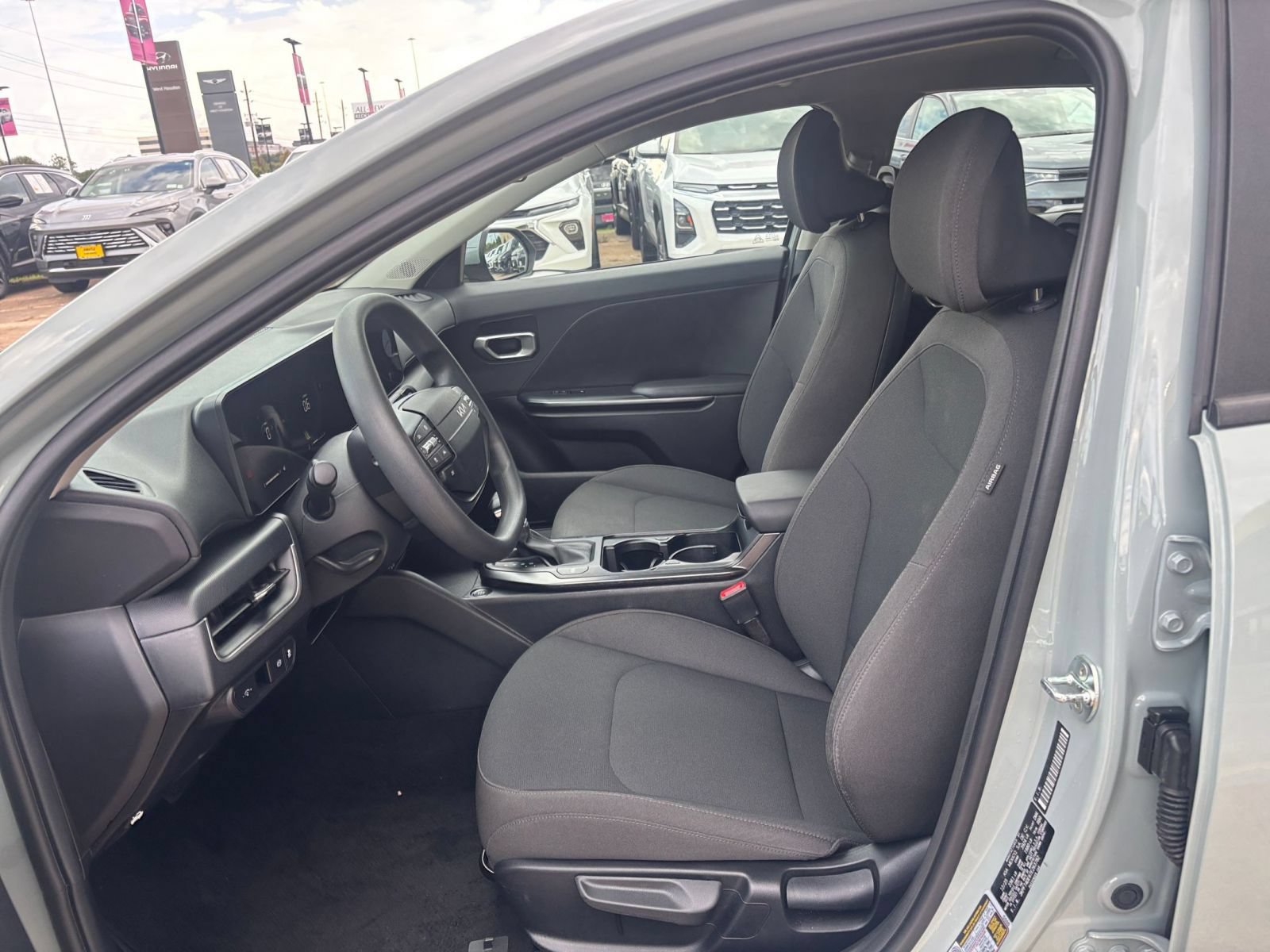 Used 2026 Kia K4 FWD image 25