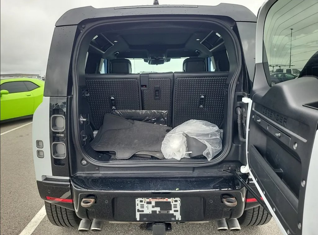 Used 2022 Land Rover Defender 90 V8 AWD/4WD image 7