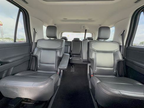 Used 2025 Ford Expedition Active AWD/4WD image 11