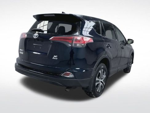 Used 2018 Toyota RAV4 LE w/ Carpet Mat Package image 8