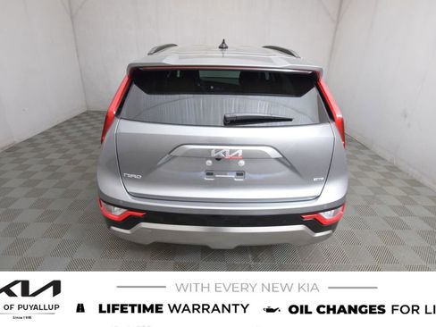 New 2025 Kia Niro EX Touring image 6