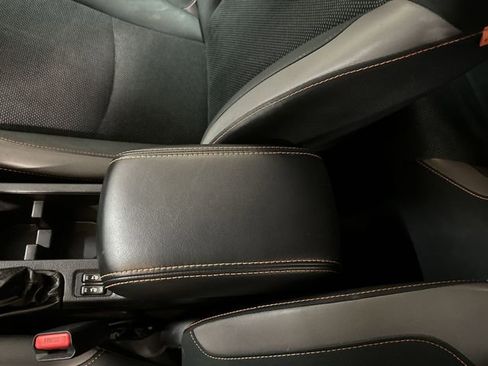 Used 2017 Subaru Crosstrek 2.0i Premium image 24