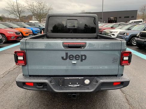 New 2026 Jeep Gladiator Sport AWD/4WD image 3