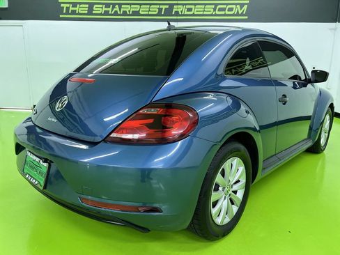 Used 2017 Volkswagen Beetle 1.8T Classic FWD image 10