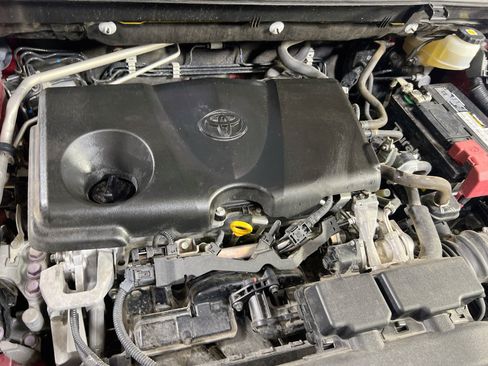 Used 2021 Toyota RAV4 LE FWD image 27