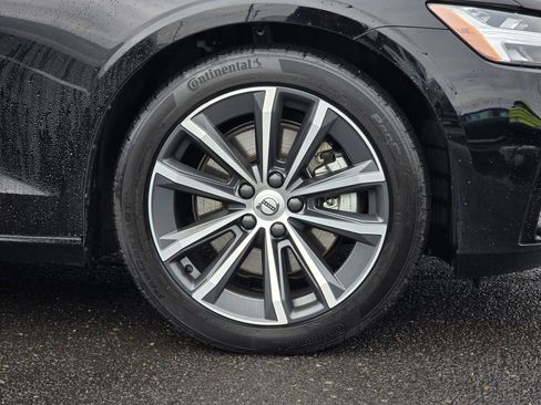 Used 2022 Volvo S60 B5 Inscription image 9