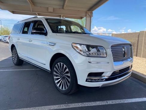 Used 2021 Lincoln Navigator L Reserve w/ Luxury Package AWD/4WD image 4