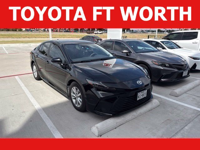 Used 2025 Toyota Camry LE w/ Convenience Package FWD image 1