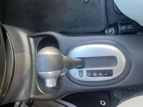 Used 2015 Nissan Versa Note SV FWD image 19