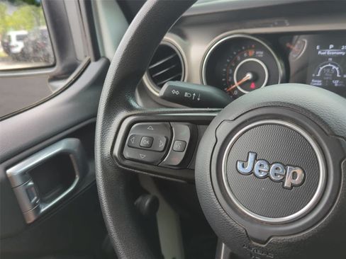 Used 2022 Jeep Gladiator Sport w/ Trailer Tow Package AWD/4WD image 19
