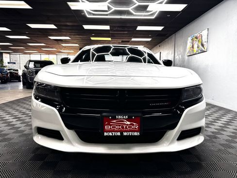 Used 2022 Dodge Charger SXT w/ Blacktop Package image 3
