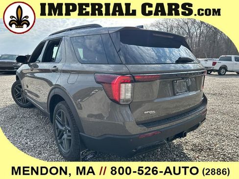 New 2026 Ford Explorer ST-Line w/ ST-Line Street Pack image 9