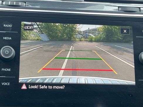 Used 2022 Volkswagen Tiguan SEL R-Line image 37