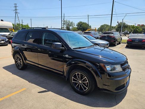 Used 2018 Dodge Journey SE w/ Blacktop Package FWD image 3