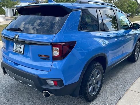 Used 2025 Honda Passport TrailSport image 5