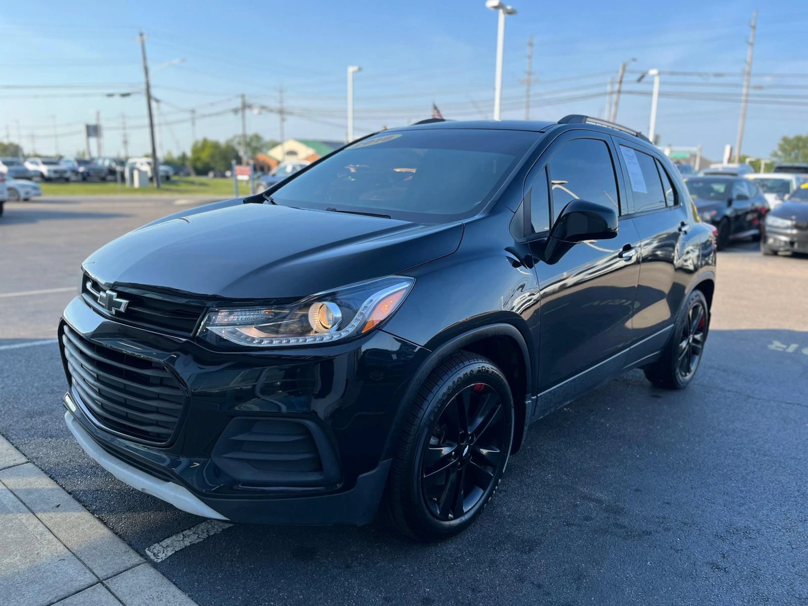 Used 2018 Chevrolet Trax LT w/ Redline Edition FWD image 2
