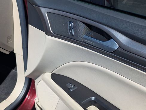 Used 2017 Ford Fusion SE w/ Fusion SE Technology Package FWD image 36