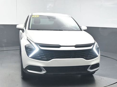 Used 2025 Kia Sportage LX FWD image 3