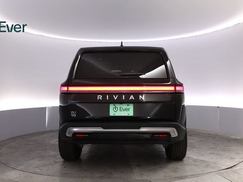 Used 2025 Rivian R1S Adventure AWD/4WD image 15