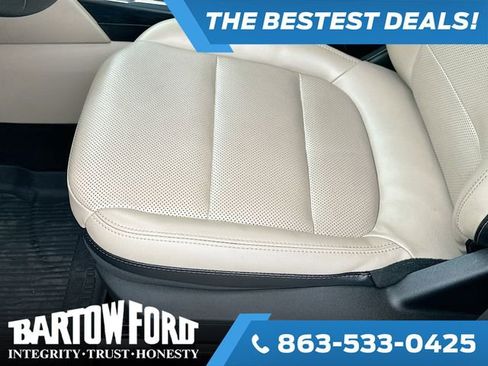 Used 2022 Ford Escape SEL image 19