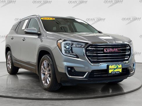 Used 2023 GMC Terrain SLT AWD/4WD image 3