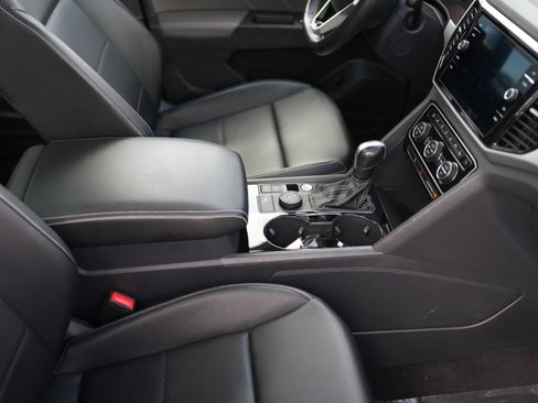 Used 2022 Volkswagen Atlas SE w/ Panoramic Sunroof Package image 18