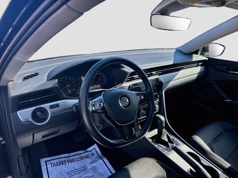Used 2022 Volkswagen Passat 2.0T SE FWD image 9