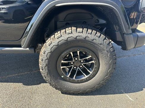 New 2025 Jeep Wrangler Unlimited Rubicon w/ XTREMEE 35" Tire Package image 18