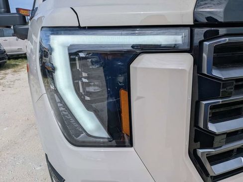 New 2026 GMC Sierra 2500 AT4 w/ AT4 Premium Plus Package AWD/4WD image 9