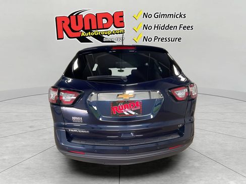 Used 2017 Chevrolet Traverse LT w/ Traveler's Package FWD image 5