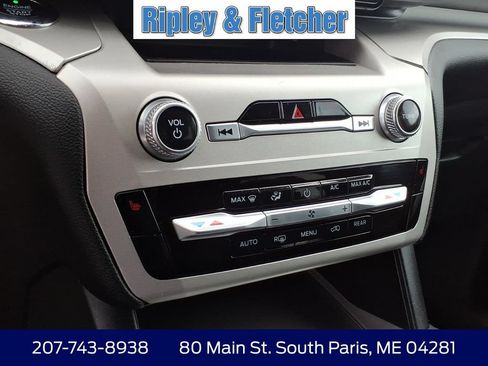 Used 2021 Ford Explorer XLT w/ Class III Trailer Tow Package AWD/4WD image 18