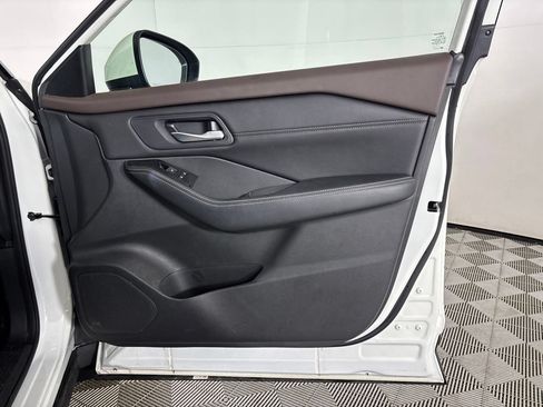 Used 2023 Nissan Rogue SL w/ SL Premium Package FWD image 32