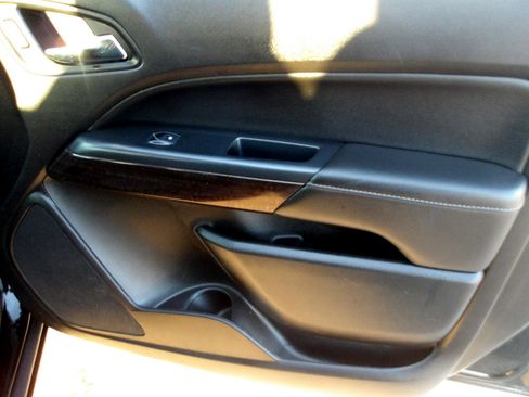 Used 2018 GMC Canyon SLE w/ SLE Convenience Package image 9