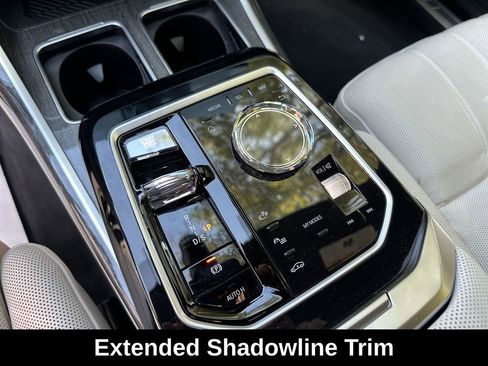 Used 2024 BMW 760i xDrive w/ Executive Package image 27