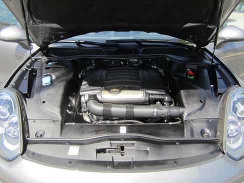 Used 2017 Porsche Cayenne image 13