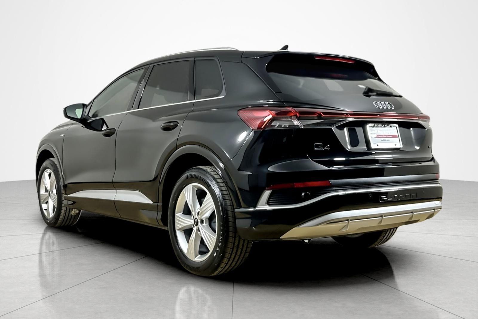 Certified 2023 Audi Q4 e-tron Premium w/ Convenience Package AWD/4WD image 3