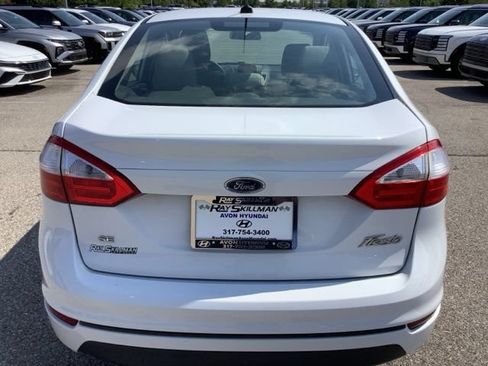 Used 2019 Ford Fiesta SE FWD image 5