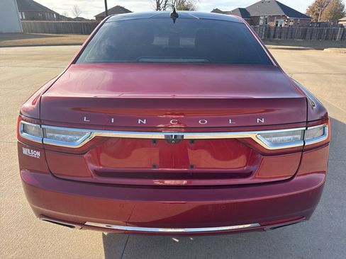 Used 2019 Lincoln Continental Select image 3