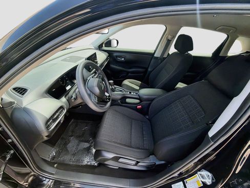 Certified 2025 Honda HR-V LX image 18