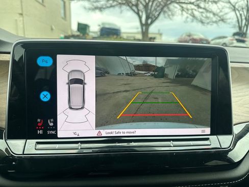 Used 2025 Volkswagen Atlas SE image 14